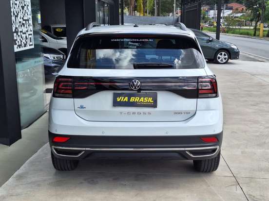 VOLKSWAGEN-T-CROSS-2023