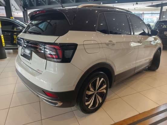 VOLKSWAGEN-T-CROSS-2020