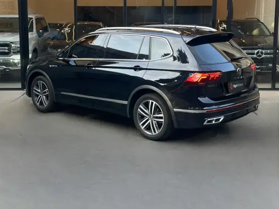 VOLKSWAGEN-TIGUAN-2.0 300 TSI GASOLINA ALLSPACE R-LINE AUTOMÁTICO VOLKSWAGEN-TIGUAN-2024