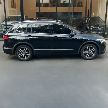 VOLKSWAGEN-TIGUAN-2024