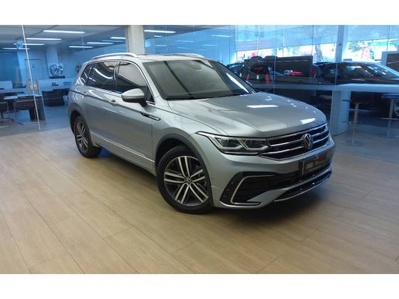 VOLKSWAGEN TIGUAN 2.0 300 TSI GASOLINA ALLSPACE R-LINE AUTOMÁTICO