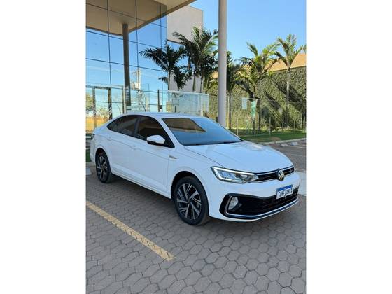 VOLKSWAGEN VIRTUS 1.0 200 TSI HIGHLINE AUTOMÁTICO