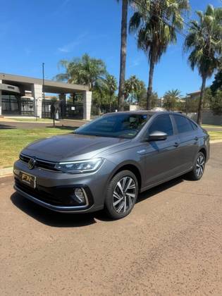VOLKSWAGEN VIRTUS 1.0 200 TSI HIGHLINE AUTOMÁTICO