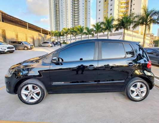 VOLKSWAGEN-FOX-2016