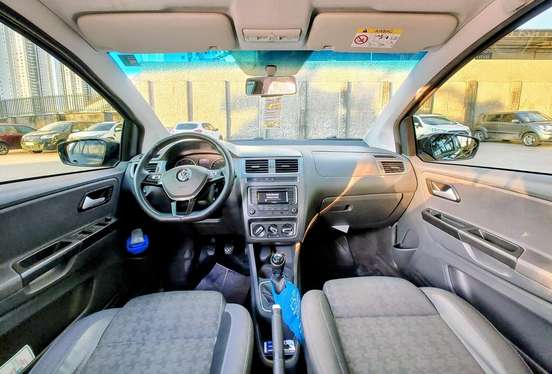 VOLKSWAGEN-FOX-2016