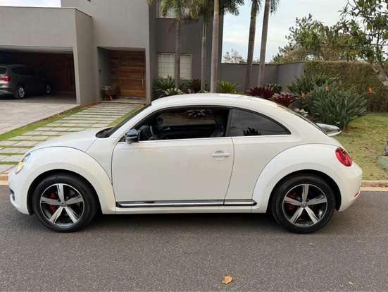 VOLKSWAGEN-FUSCA-2012