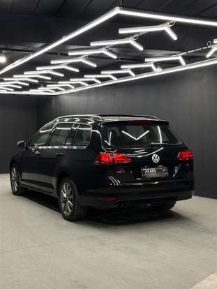 VOLKSWAGEN-GOLF-2015