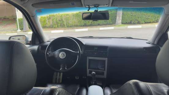 VOLKSWAGEN-GOLF-2001