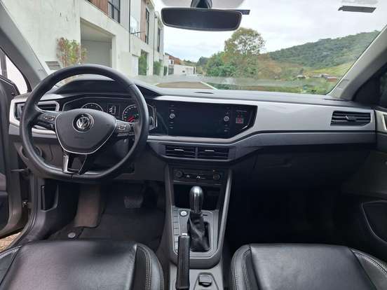 VOLKSWAGEN-POLO-1.0 200 TSI HIGHLINE AUTOMÁTICO VOLKSWAGEN-POLO-2017