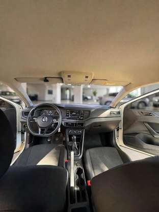 VOLKSWAGEN-POLO-2020