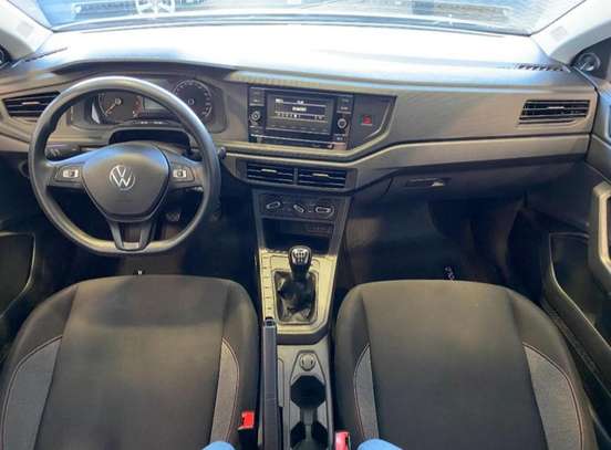 VOLKSWAGEN-POLO-2024