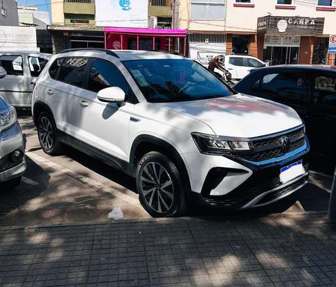 VOLKSWAGEN-TAOS-2023