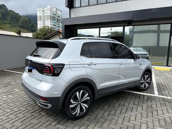 VOLKSWAGEN-T-CROSS-2022