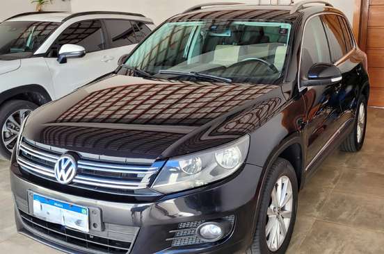 VOLKSWAGEN-TIGUAN-2011