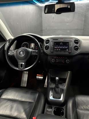 VOLKSWAGEN-TIGUAN-2011