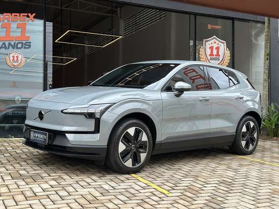 VOLVO-EX30-2024