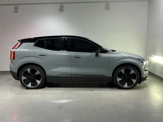 VOLVO-EX30-69 KW ELÉTRICO ULTRA VOLVO-EX30-2024