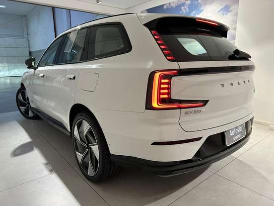 VOLVO-EX90-2025
