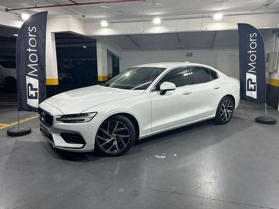 VOLVO-S60-2.0 T4 MOMENTUM GASOLINA 4P AUTOMÁTICO VOLVO-S60-2019