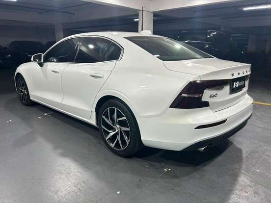 VOLVO-S60-2.0 T4 MOMENTUM GASOLINA 4P AUTOMÁTICO VOLVO-S60-2019