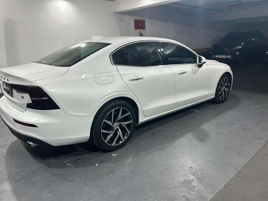 VOLVO-S60-2019