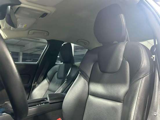 VOLVO-S60-2.0 T4 MOMENTUM GASOLINA 4P AUTOMÁTICO VOLVO-S60-2019