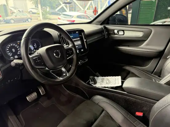 VOLVO-XC40-1.5 T5 RECHARGE R-DESIGN GEARTRONIC VOLVO-XC40-2020