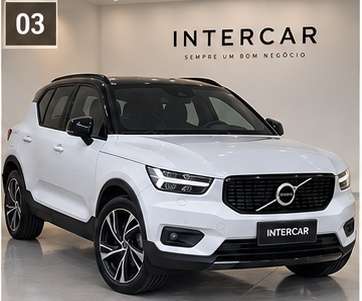 VOLVO-XC40-2021