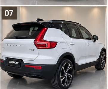 VOLVO-XC40-2021