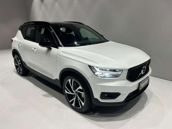 VOLVO-XC40-2020