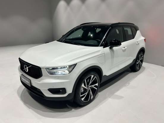 VOLVO-XC40-2020