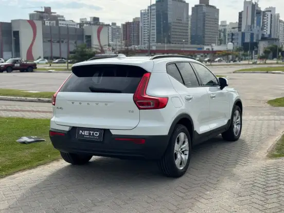 VOLVO-XC40-2.0 T4 GASOLINA GEARTRONIC VOLVO-XC40-2018