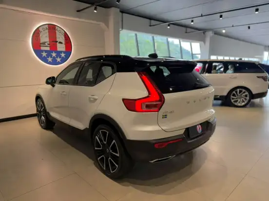 VOLVO-XC40-2.0 T5 GASOLINA R-DESIGN AWD GEARTRONIC VOLVO-XC40-2019
