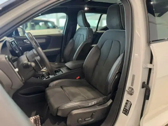VOLVO-XC40-2.0 T5 GASOLINA R-DESIGN AWD GEARTRONIC VOLVO-XC40-2019