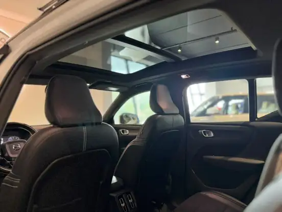 VOLVO-XC40-2.0 T5 GASOLINA R-DESIGN AWD GEARTRONIC VOLVO-XC40-2019