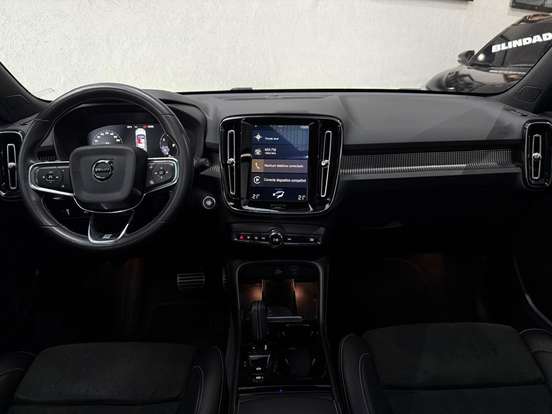 VOLVO-XC40-2.0 T5 GASOLINA R-DESIGN AWD GEARTRONIC VOLVO-XC40-2018