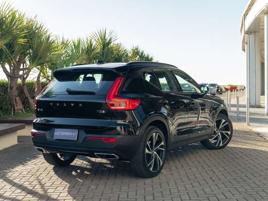 VOLVO-XC40-2.0 T5 GASOLINA R-DESIGN AWD GEARTRONIC VOLVO-XC40-2019