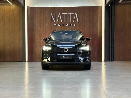 VOLVO-XC40-2023