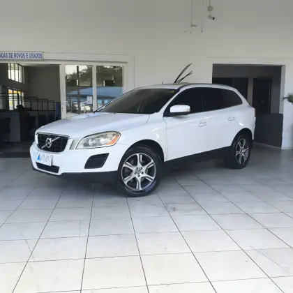 VOLVO XC60 2.0 T5 DYNAMIC FWD TURBO GASOLINA 4P AUTOMÁTICO