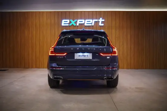 VOLVO-XC60-2020