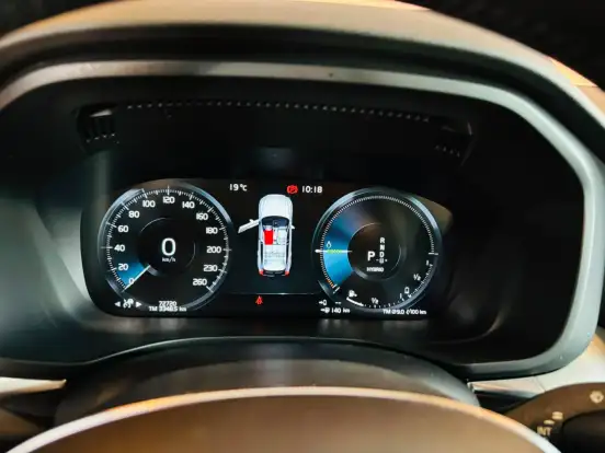 VOLVO-XC60-2.0 T8 HYBRID MOMENTUM AWD GEARTRONIC VOLVO-XC60-2020
