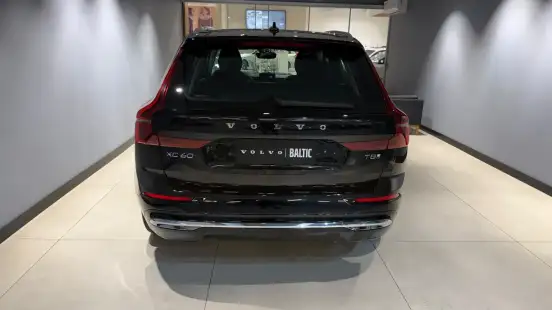 VOLVO-XC60-2025
