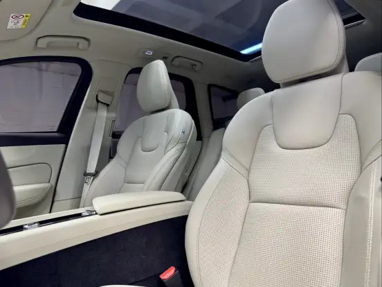 VOLVO-XC60-2.0 T8 PHEV ULTRA DARK AWD GEARTRONIC VOLVO-XC60-2025