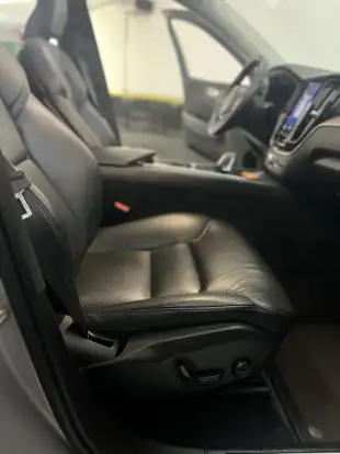 VOLVO-XC60-2022