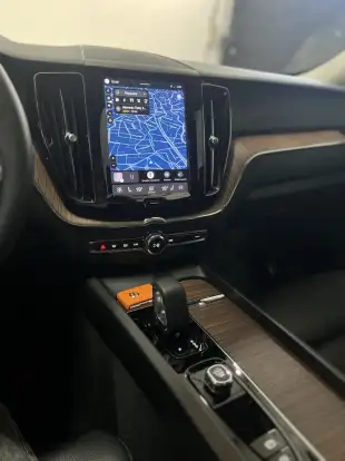 VOLVO-XC60-2022