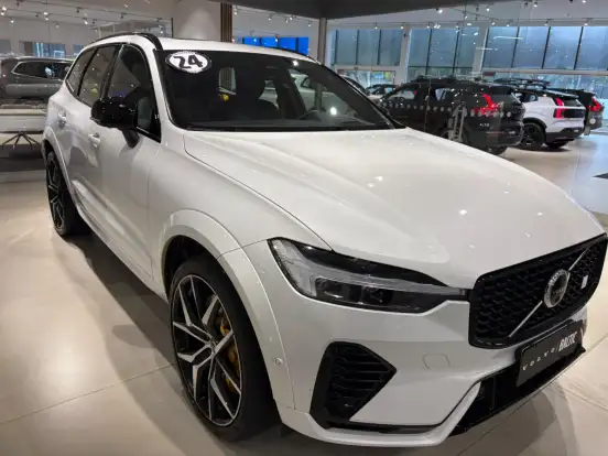 VOLVO-XC60-2023