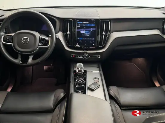 VOLVO-XC60-2022