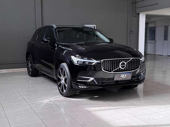 VOLVO-XC60-2017