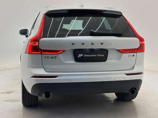 VOLVO-XC60-2.0 T5 GASOLINA MOMENTUM AWD GEARTRONIC VOLVO-XC60-2019
