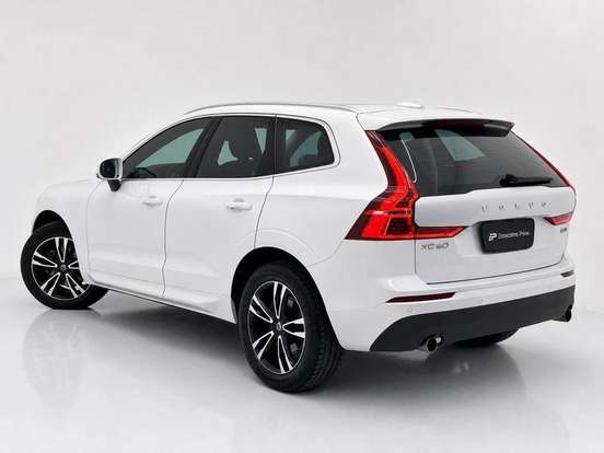 VOLVO-XC60-2.0 T5 GASOLINA MOMENTUM AWD GEARTRONIC VOLVO-XC60-2019